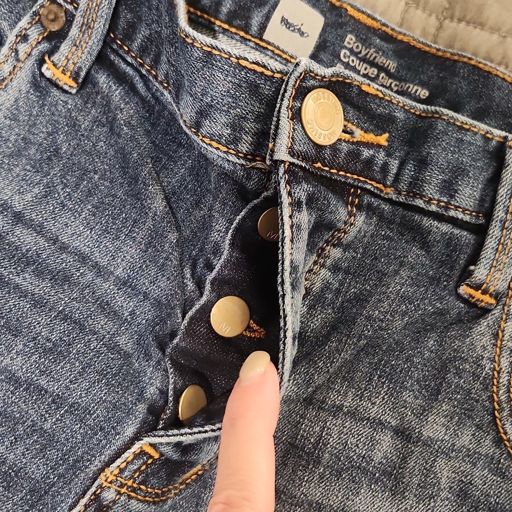 Mossimo Supply Co. Distressed Dark Wash Denim "Boyfriend" Shorts Size 10! - Picture 6 of 9